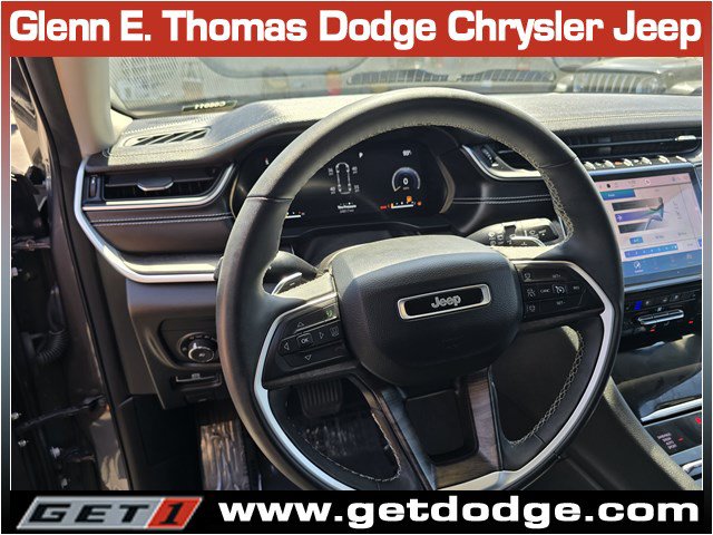 Used 2023 Jeep Grand Cherokee L Limited w/ Luxury Tech Group II AWD/4WD image 21