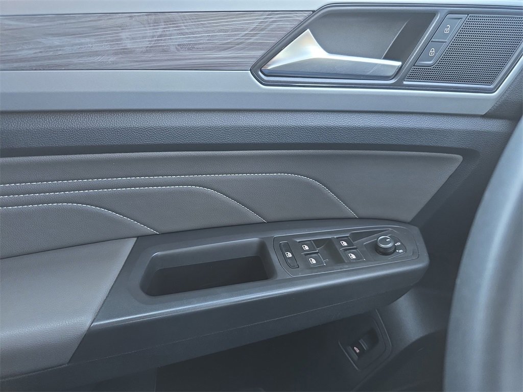 Used 2023 Volkswagen Atlas Cross Sport SE w/ Black Wheel Package image 23