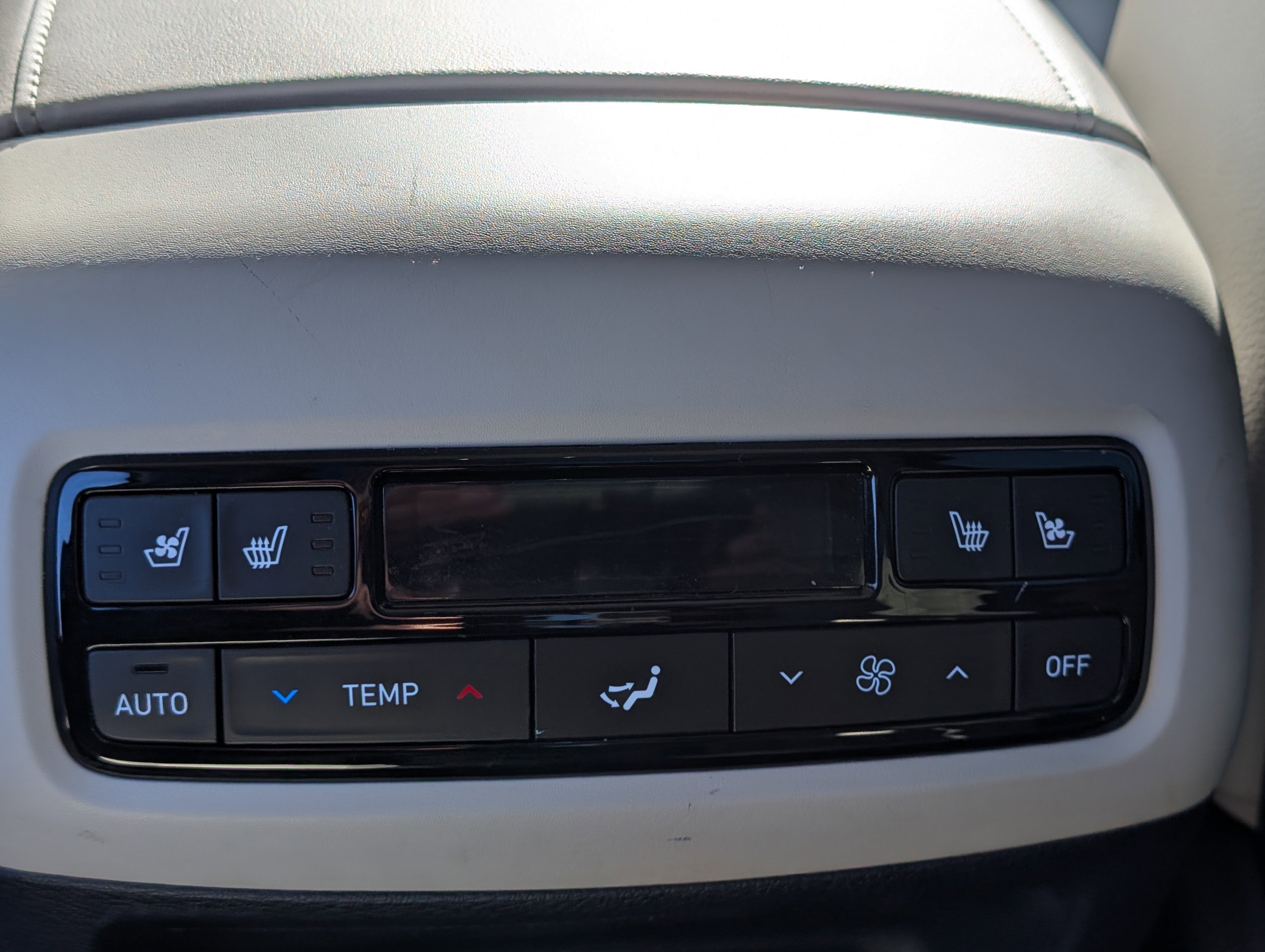 Used 2024 Hyundai Palisade Limited image 16