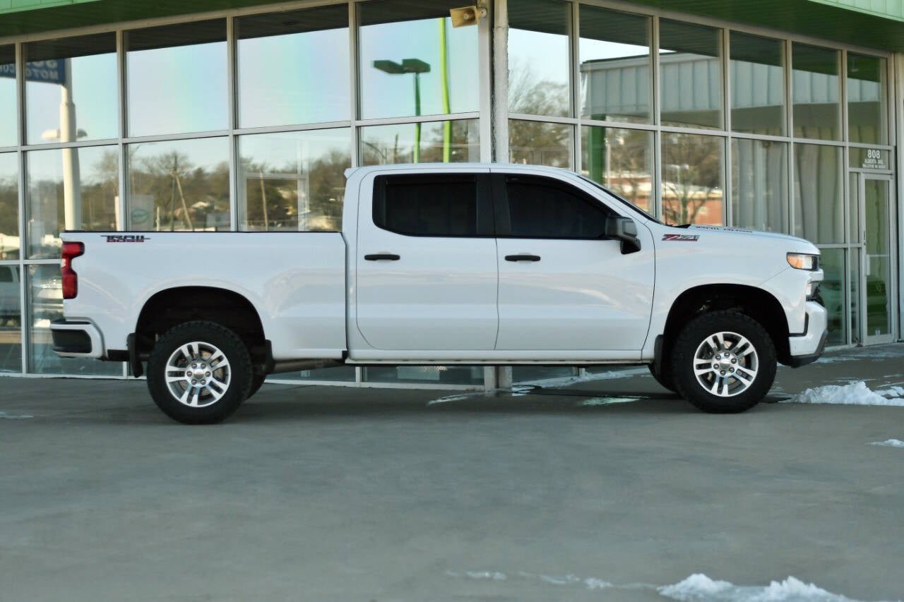 Used 2019 Chevrolet Silverado 1500 Custom Trail Boss AWD/4WD image 9