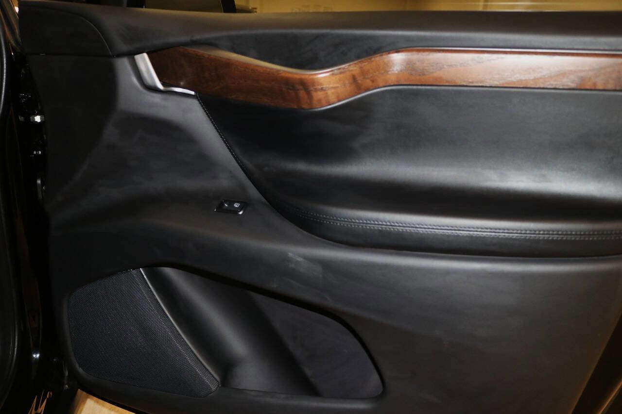 Used 2020 Tesla Model X image 71