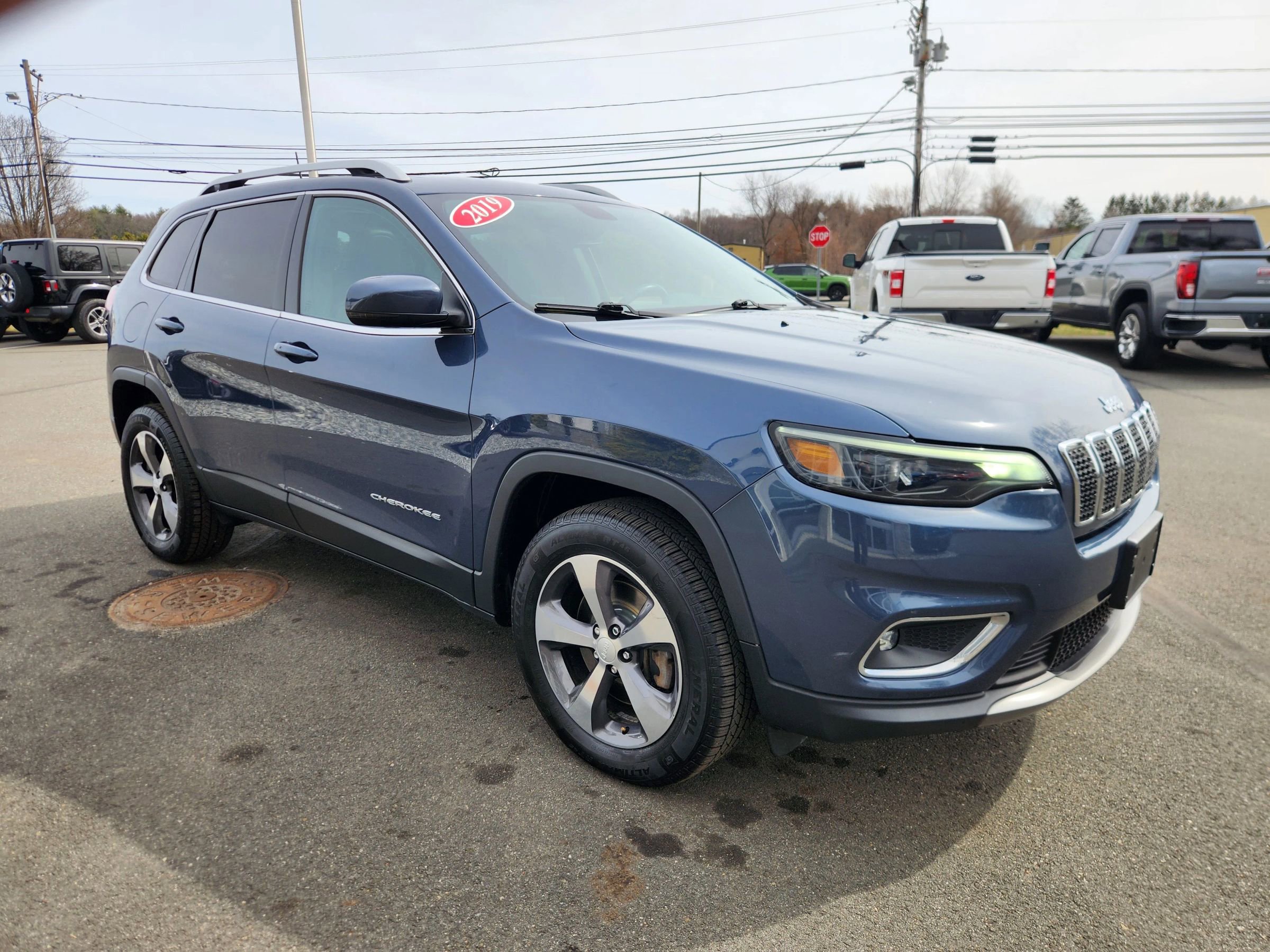 Used 2019 Jeep Cherokee Limited image 21