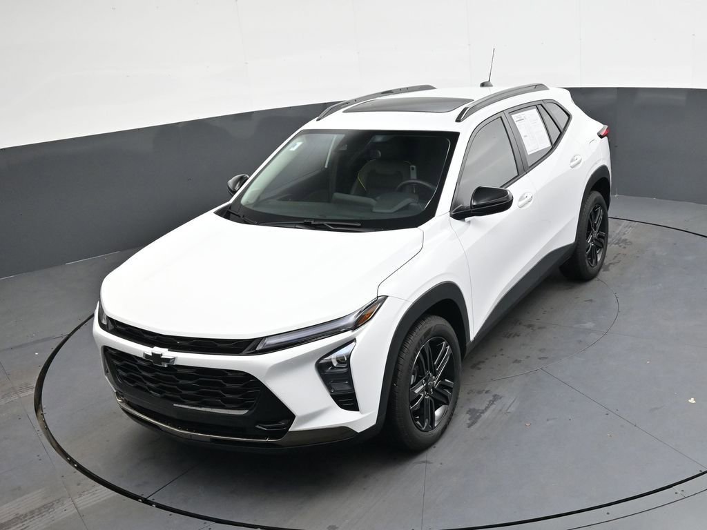 Used 2025 Chevrolet Trax ACTIV w/ Sunroof Package image 30