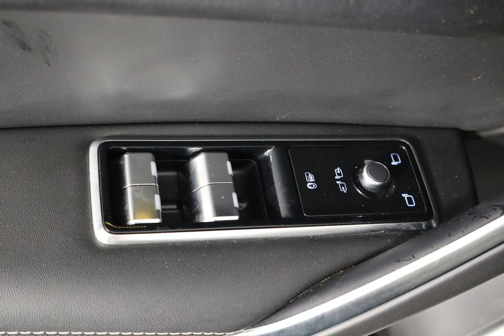 Used 2025 Jaguar F-PACE R-Dynamic S AWD/4WD image 21