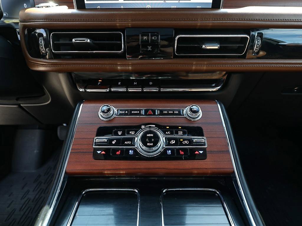 Used 2023 Lincoln Aviator Reserve w/ Equipment Group 201A AWD/4WD image 18
