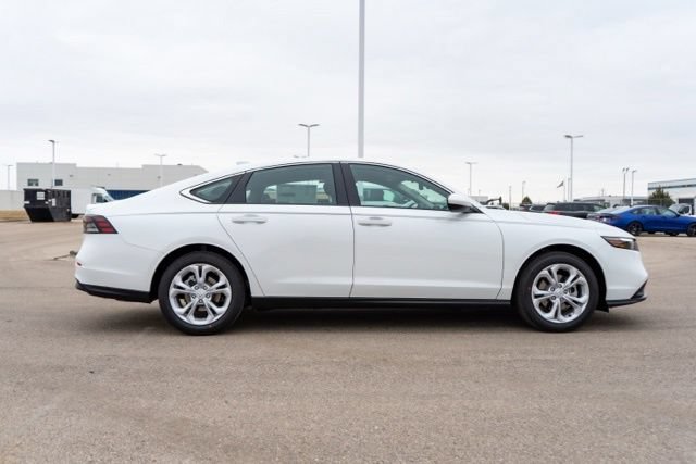 Used 2023 Honda Accord LX image 8
