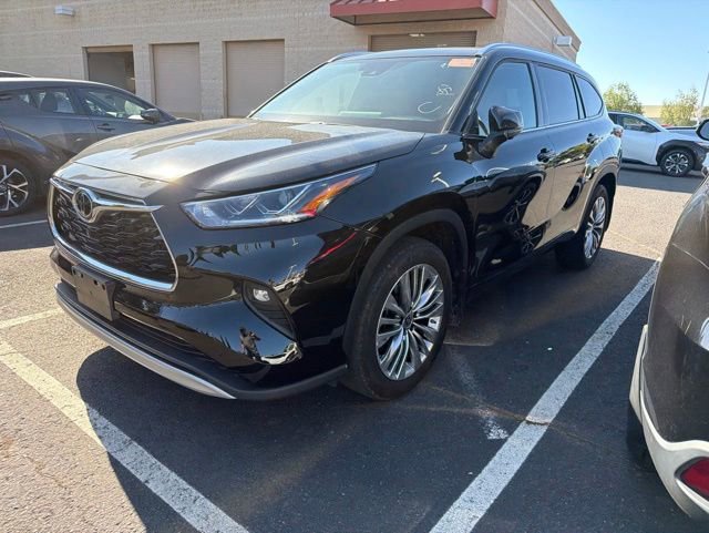 Used 2024 Toyota Highlander Platinum AWD/4WD image 18