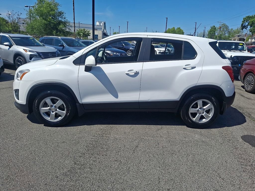 Used 2016 Chevrolet Trax LS w/ LPO, Protection Package AWD/4WD image 9