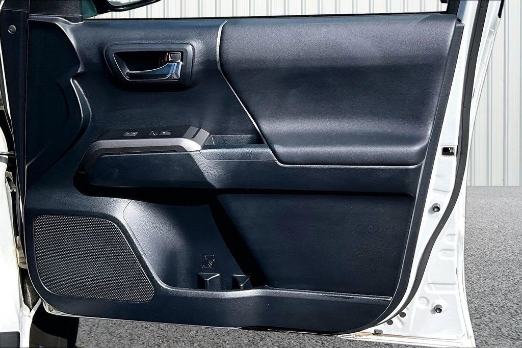 Used 2017 Toyota Tacoma TRD Pro image 18