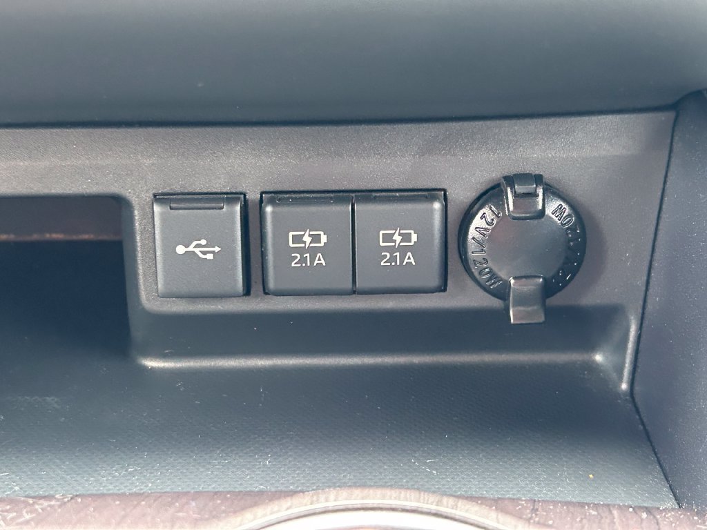 Used 2021 Toyota Highlander Limited AWD/4WD image 34