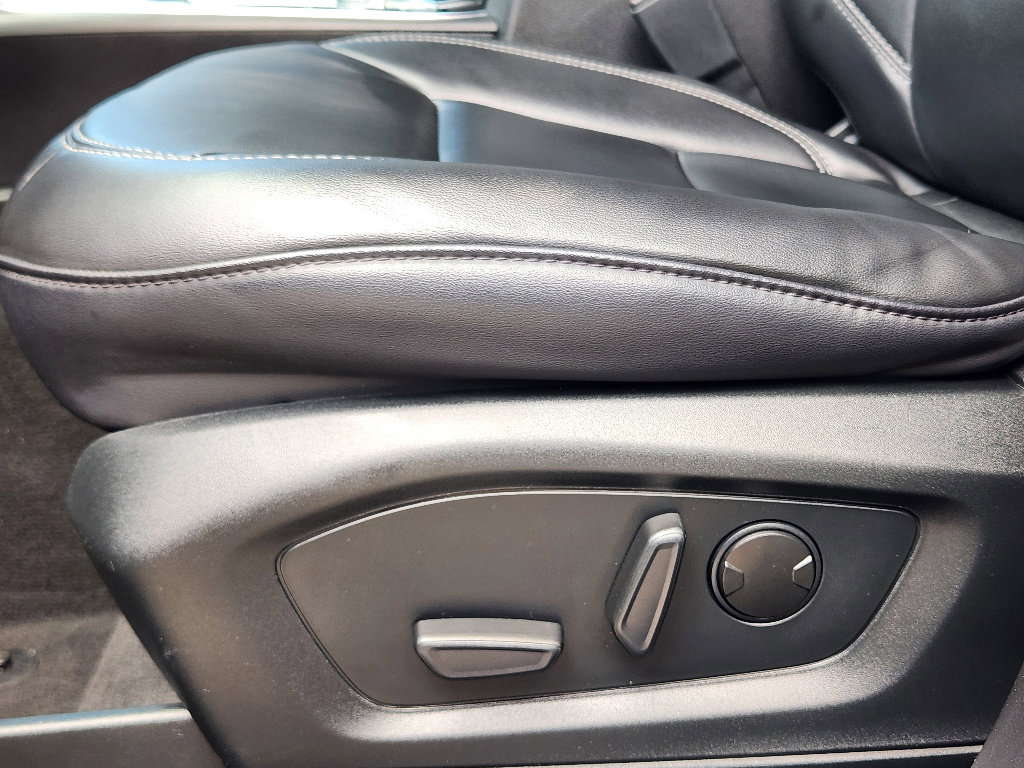 Used 2023 Ford Explorer XLT w/ Equipment Group 202A image 24