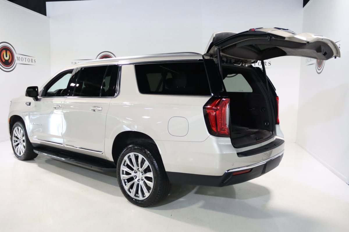 Used 2023 GMC Yukon XL SLT w/ SLT Premium Package AWD/4WD image 39