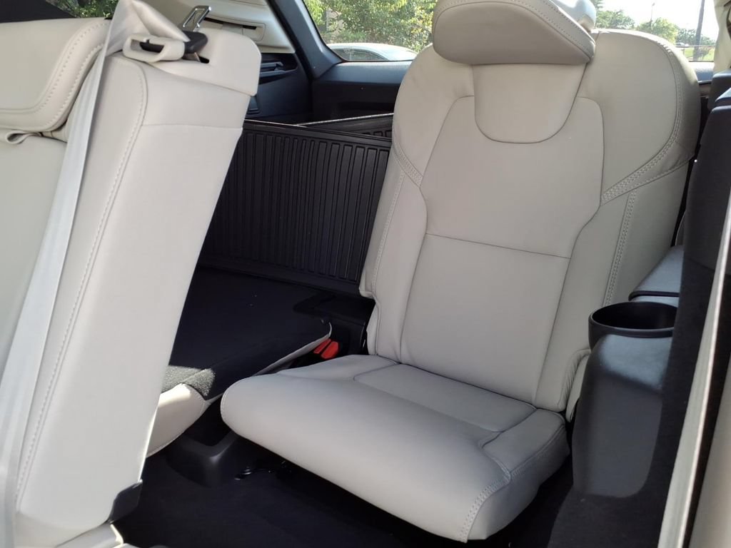 Used 2025 Volvo XC90 B6 Ultra w/ Protection Package Premier AWD/4WD image 22