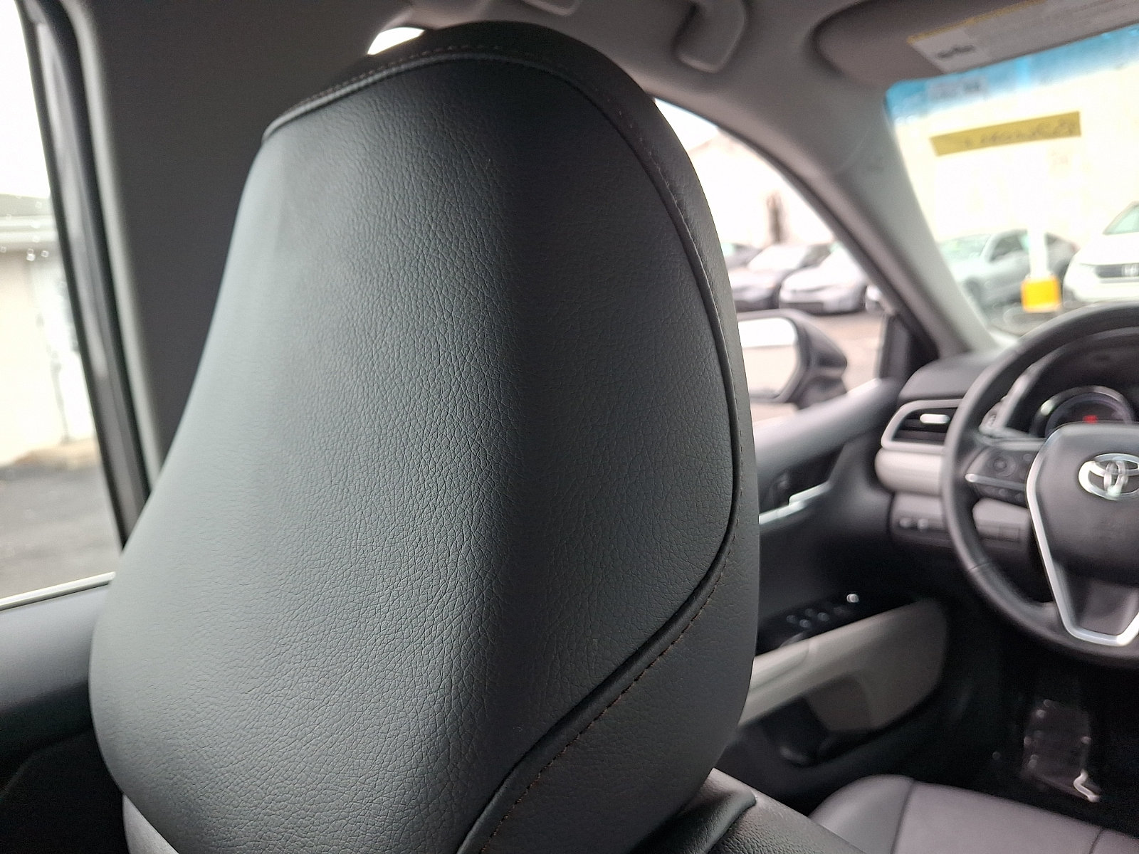 Used 2020 Toyota Camry XLE FWD image 9