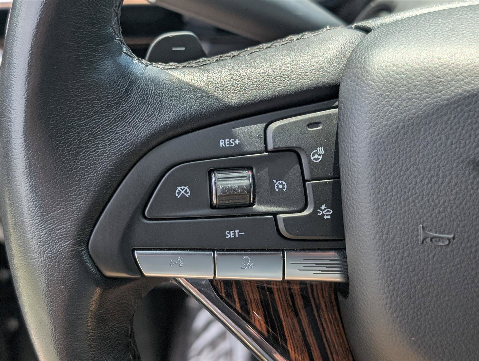 Used 2023 Cadillac Escalade Luxury AWD/4WD image 26