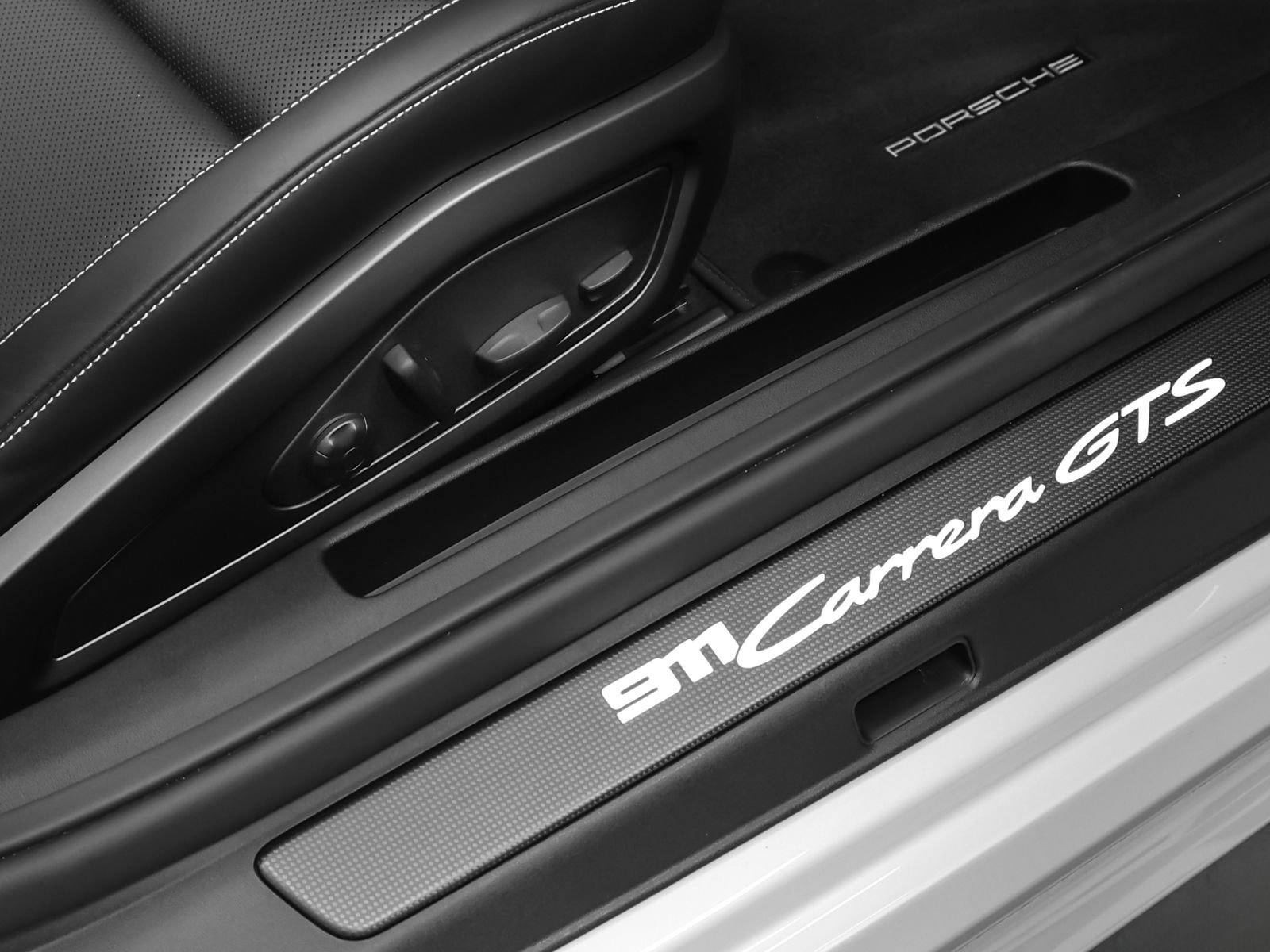 Certified 2023 Porsche 911 Carrera GTS RWD image 25