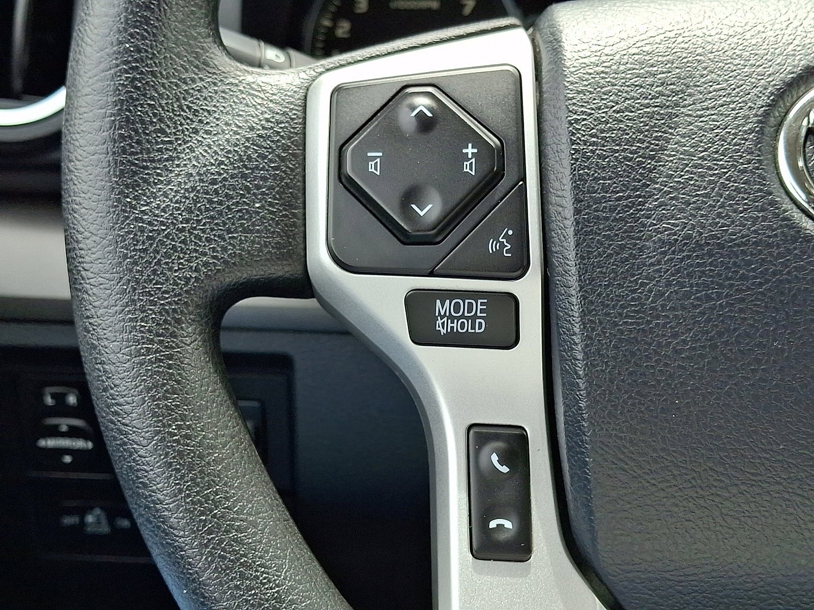 Used 2019 Toyota Tundra SR5 w/ SR5 Upgrade Package AWD/4WD image 21