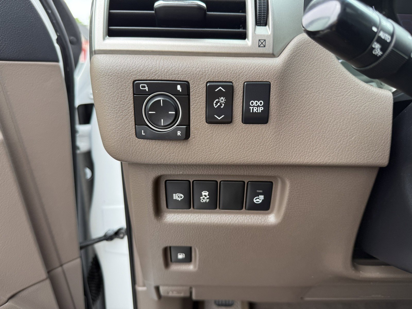 Used 2016 Lexus GX 460 Luxury AWD/4WD image 23