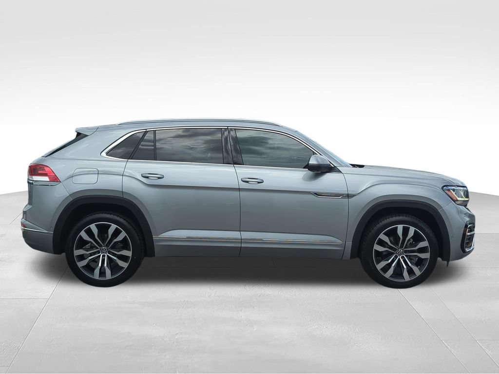 Certified 2023 Volkswagen Atlas Cross Sport SEL Premium R-Line AWD/4WD image 3