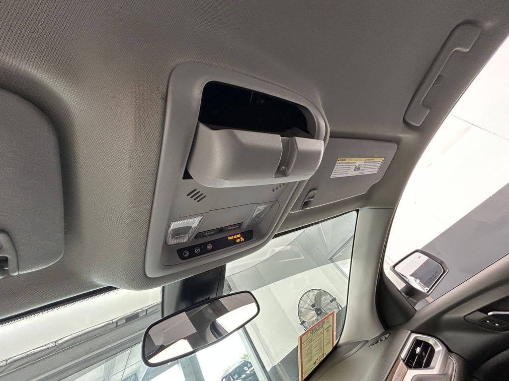 Used 2022 GMC Acadia SLE w/ Driver Convenience Package image 30