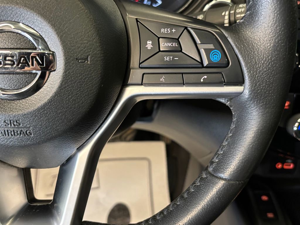 Used 2019 Nissan Rogue SV w/ Premium Package AWD/4WD image 12
