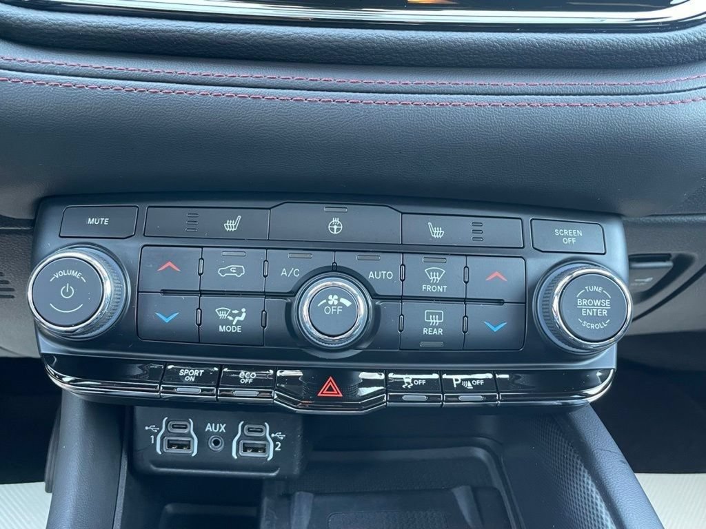 Used 2022 Dodge Durango R/T w/ Blacktop Package AWD/4WD image 40