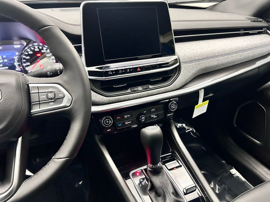 New 2026 Jeep Compass Latitude image 21