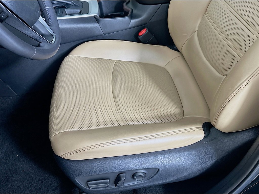 Used 2022 Toyota RAV4 Limited image 11
