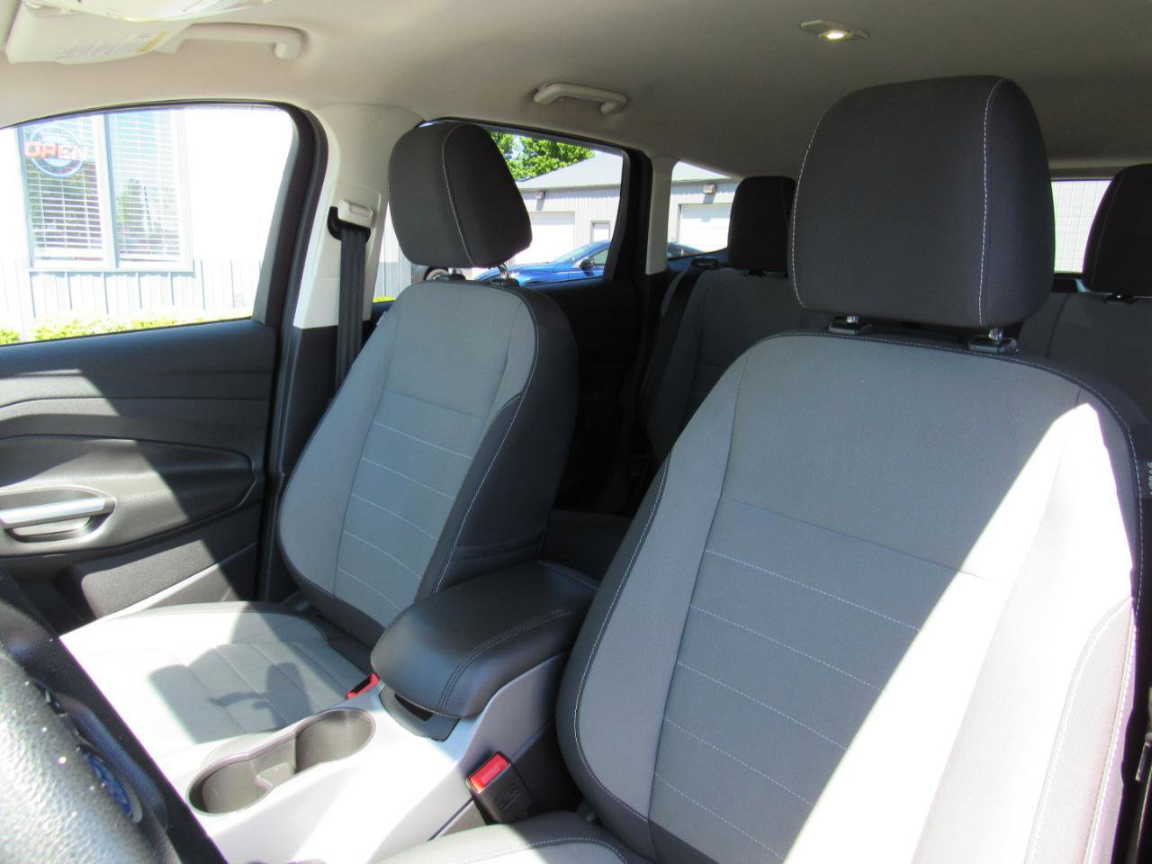 Used 2016 Ford Escape SE w/ SE Cold Weather Package AWD/4WD image 17