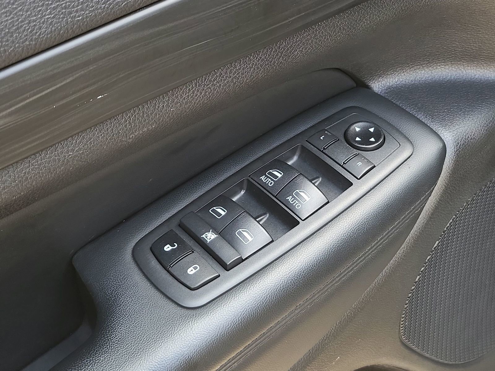 Used 2021 Jeep Grand Cherokee Laredo X AWD/4WD image 23