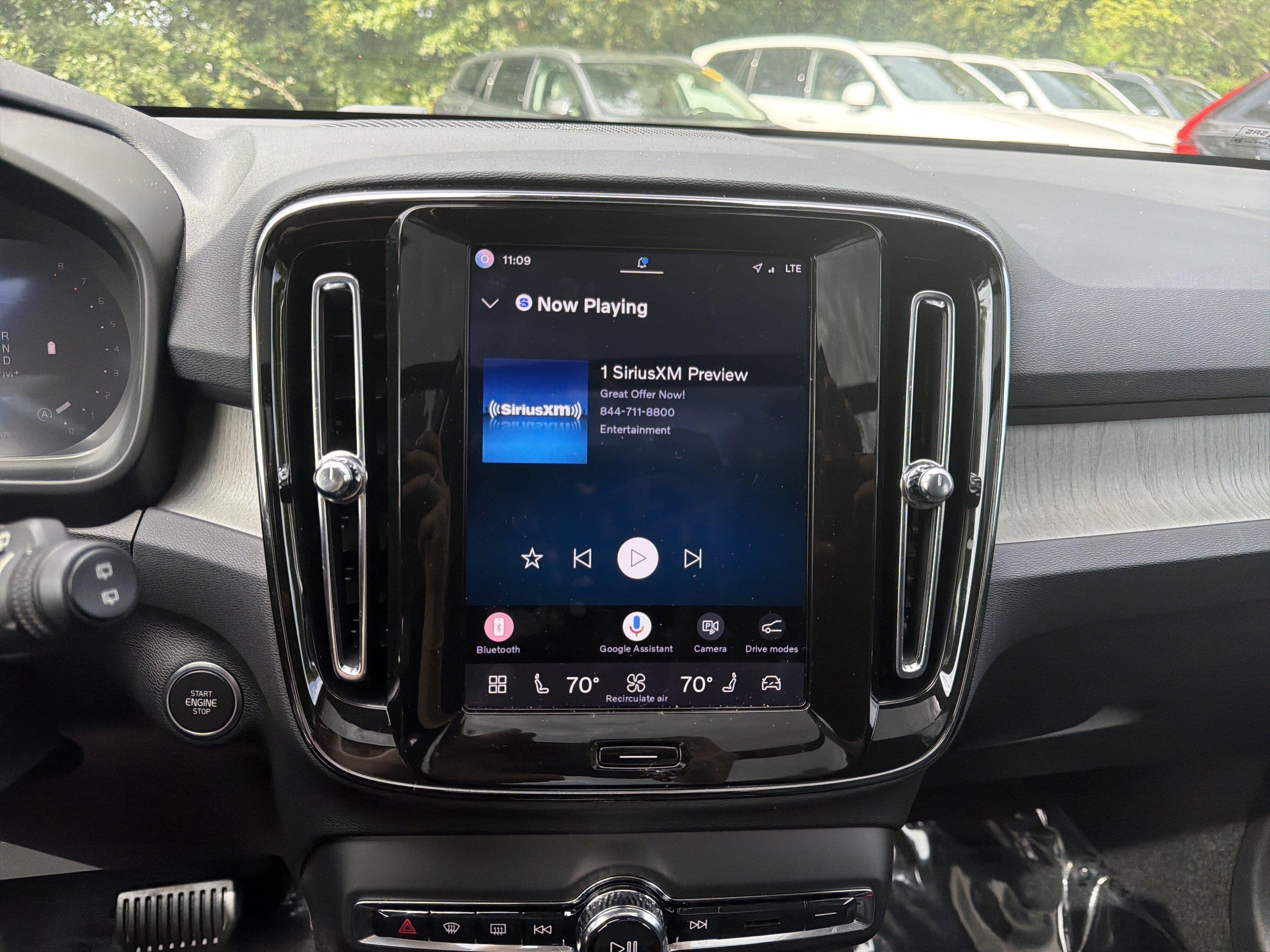 Certified 2025 Volvo XC40 B5 Ultra AWD/4WD image 23
