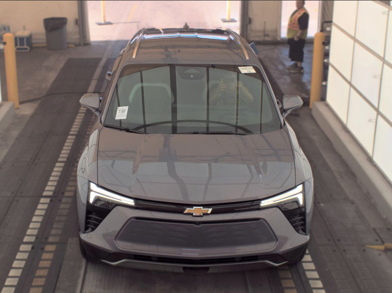 Used 2025 Chevrolet Blazer EV LT AWD/4WD image 6