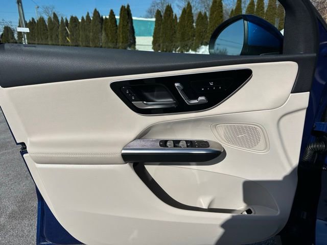 Used 2026 Mercedes-Benz GLC 300 4MATIC image 9