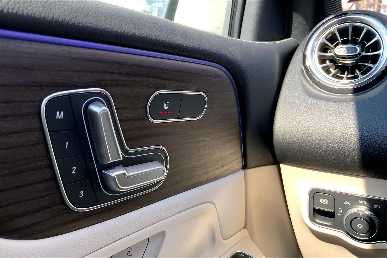 New 2026 Mercedes-Benz GLB 250 4MATIC image 24