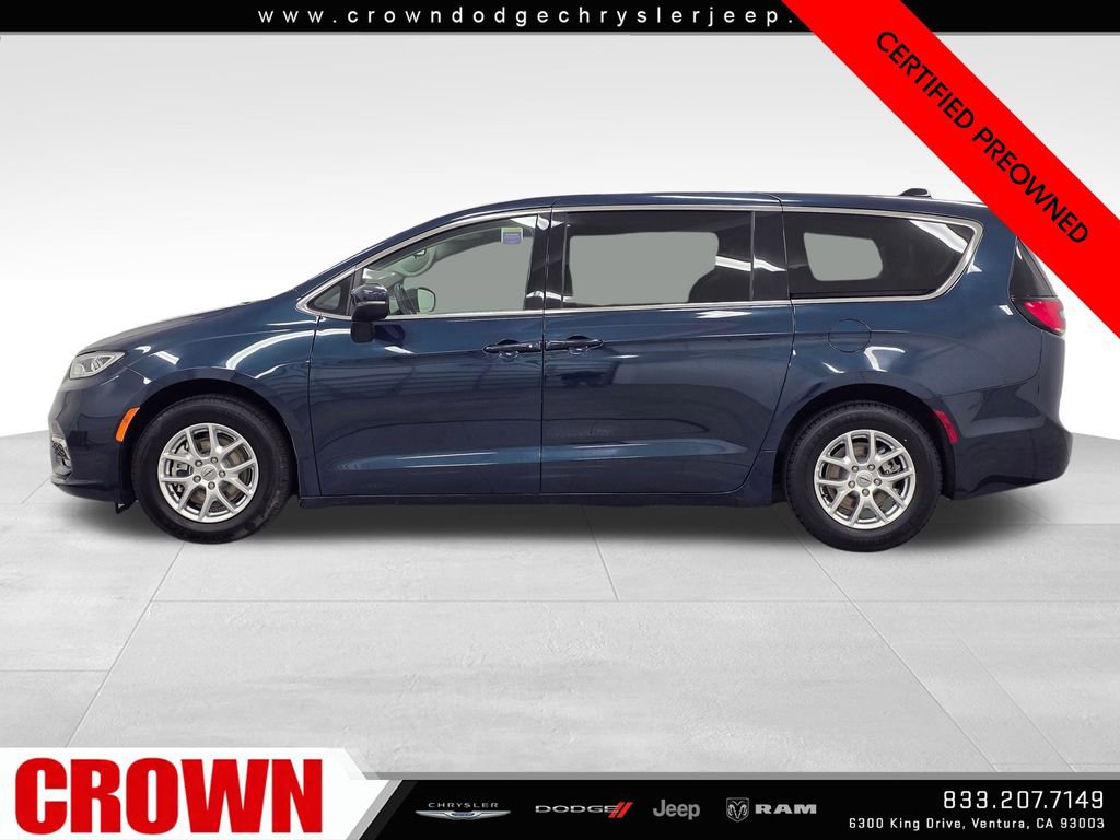 Certified 2023 Chrysler Pacifica Touring-L image 4
