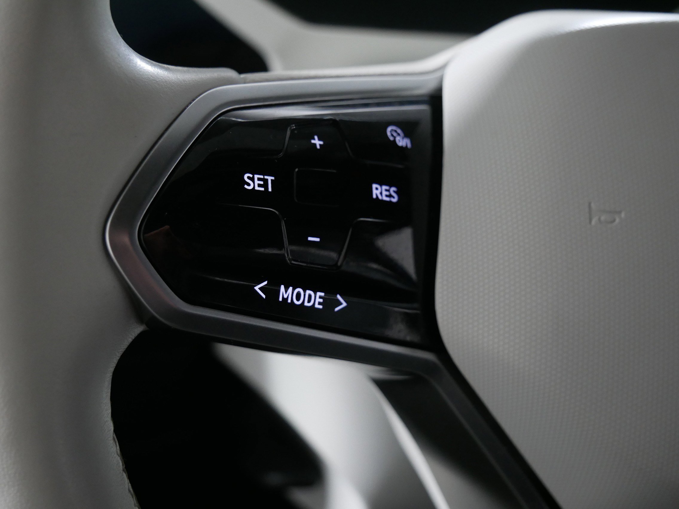 Used 2023 Volkswagen ID.4 S image 27