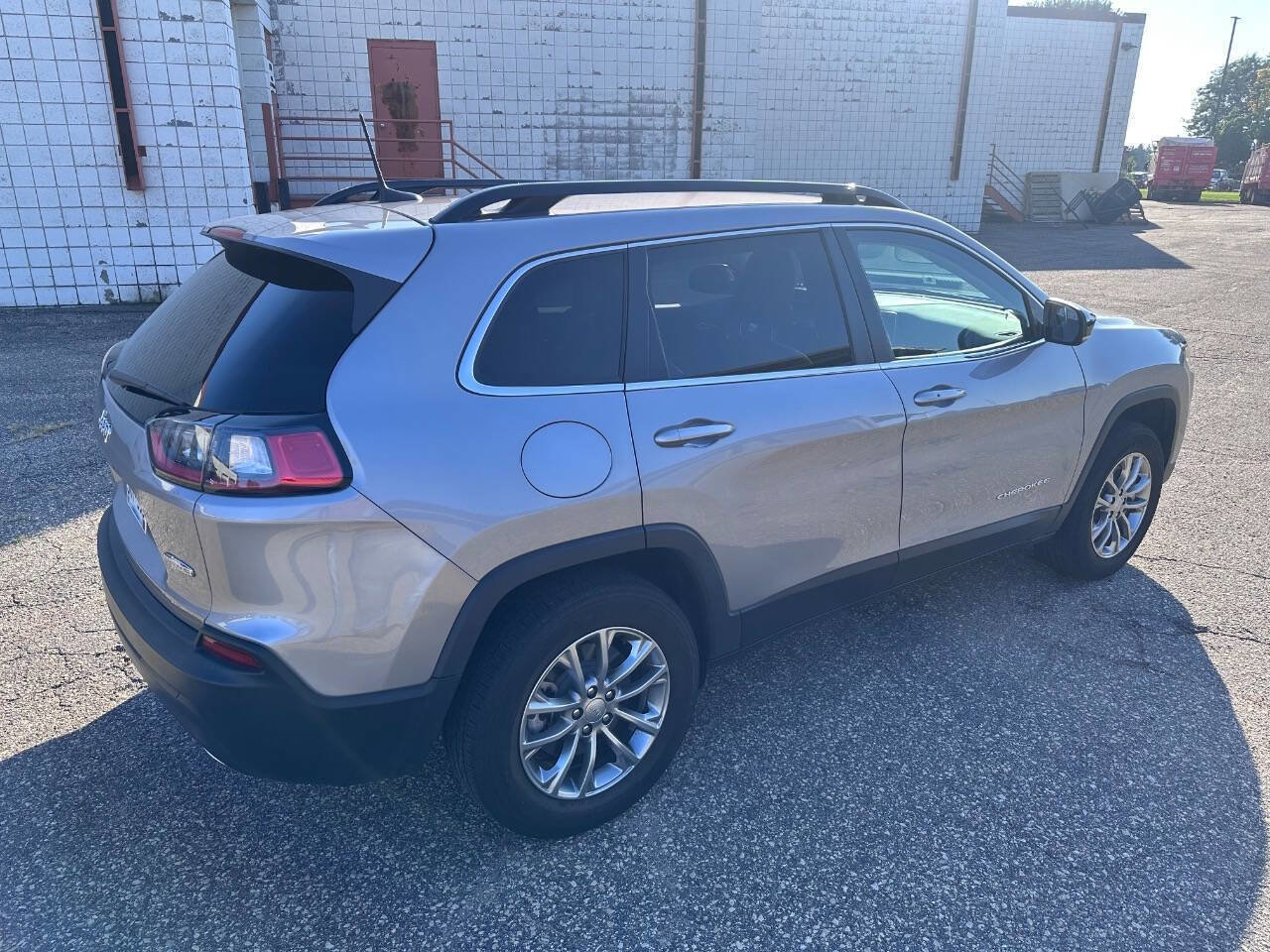 Used 2022 Jeep Cherokee Latitude Lux image 3