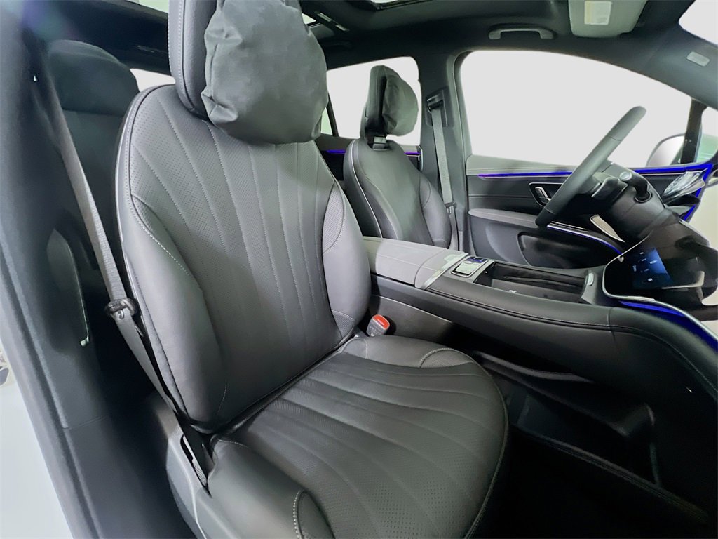 New 2026 Mercedes-Benz EQS 400 4MATIC SUV image 32