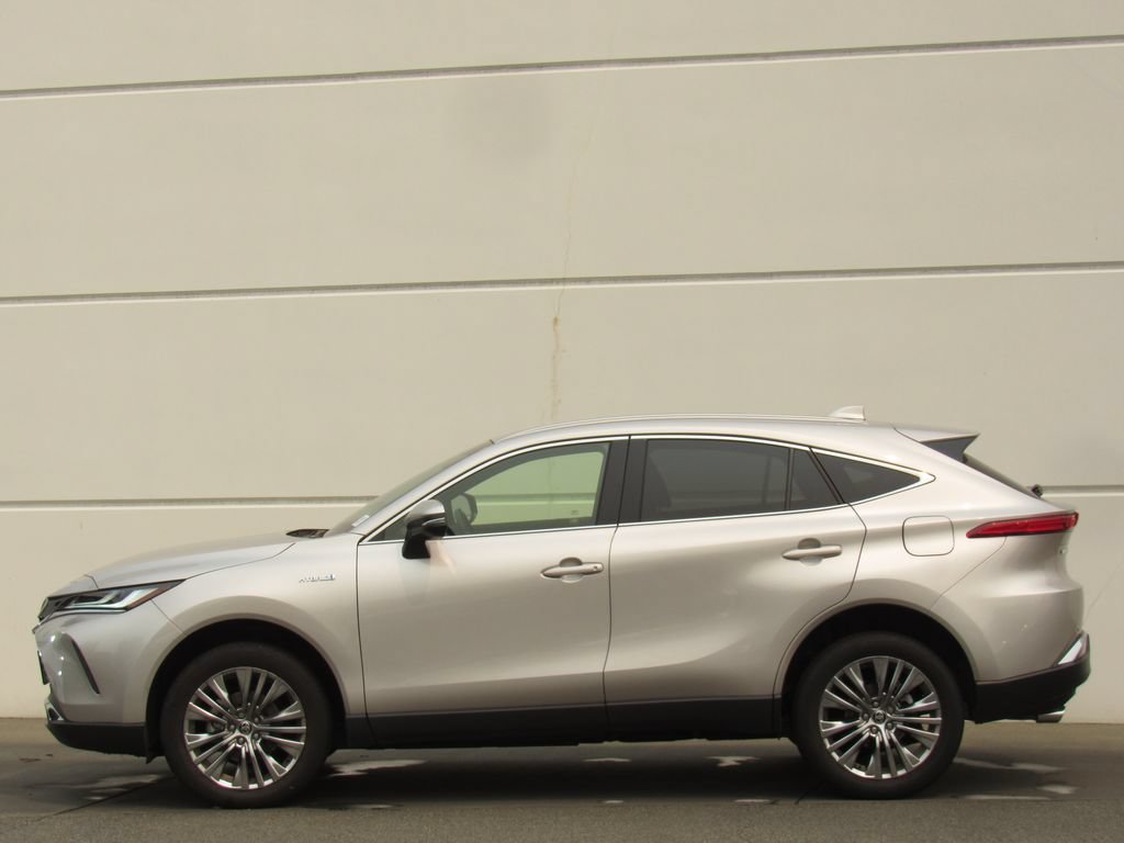 Certified 2021 Toyota Venza XLE w/ Softex Package AWD/4WD image 4