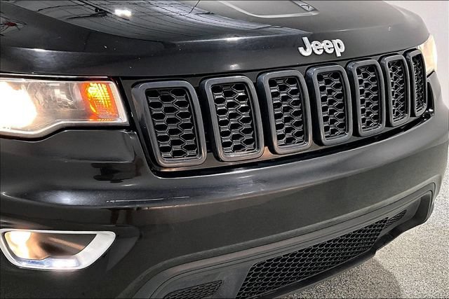 Used 2020 Jeep Grand Cherokee Laredo AWD/4WD image 41