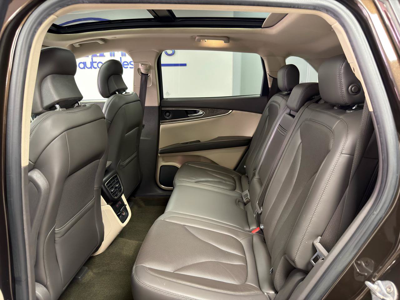 Used 2019 Lincoln Nautilus Reserve AWD/4WD image 30