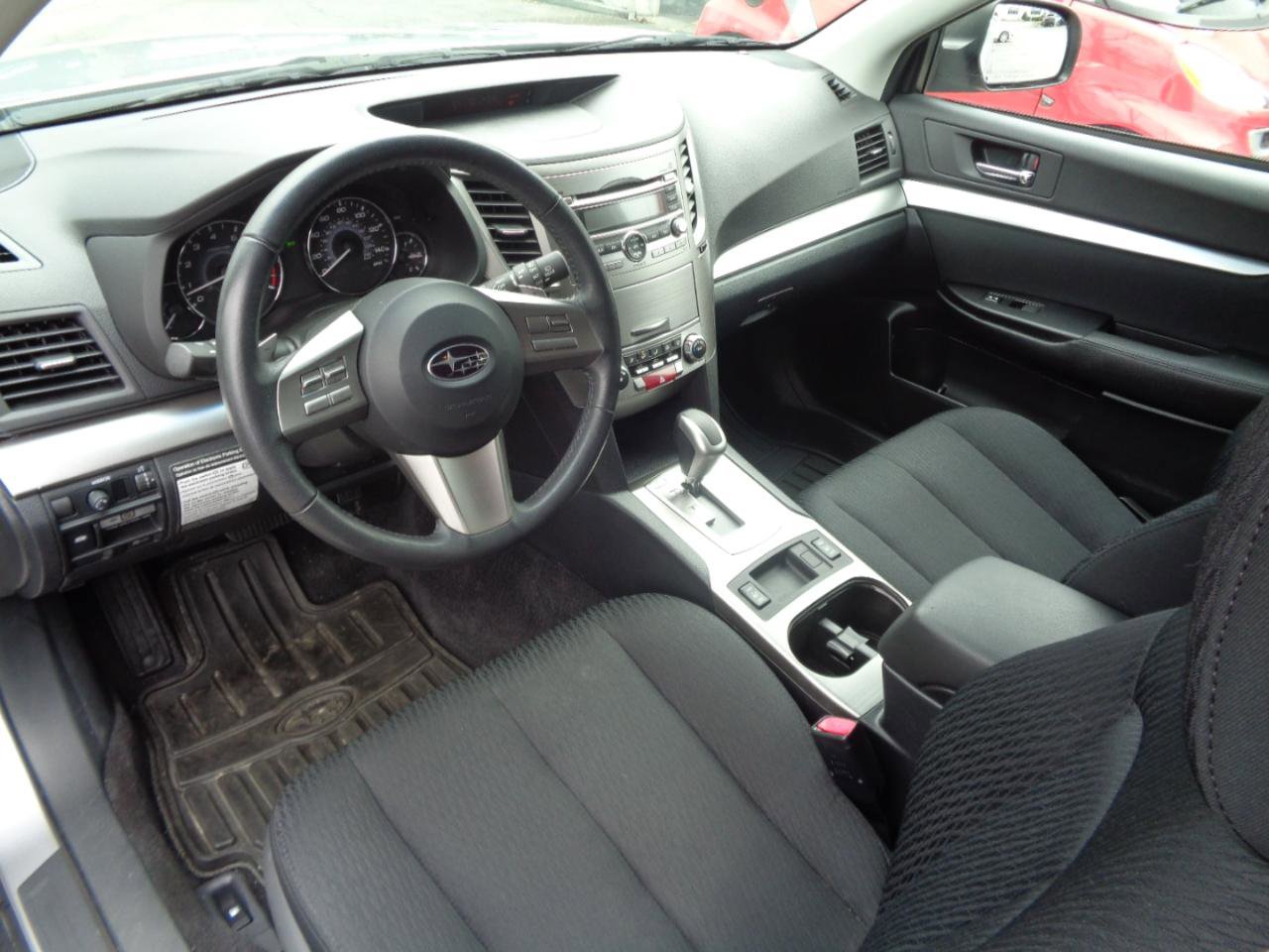 Used 2010 Subaru Outback 2.5i Premium image 7