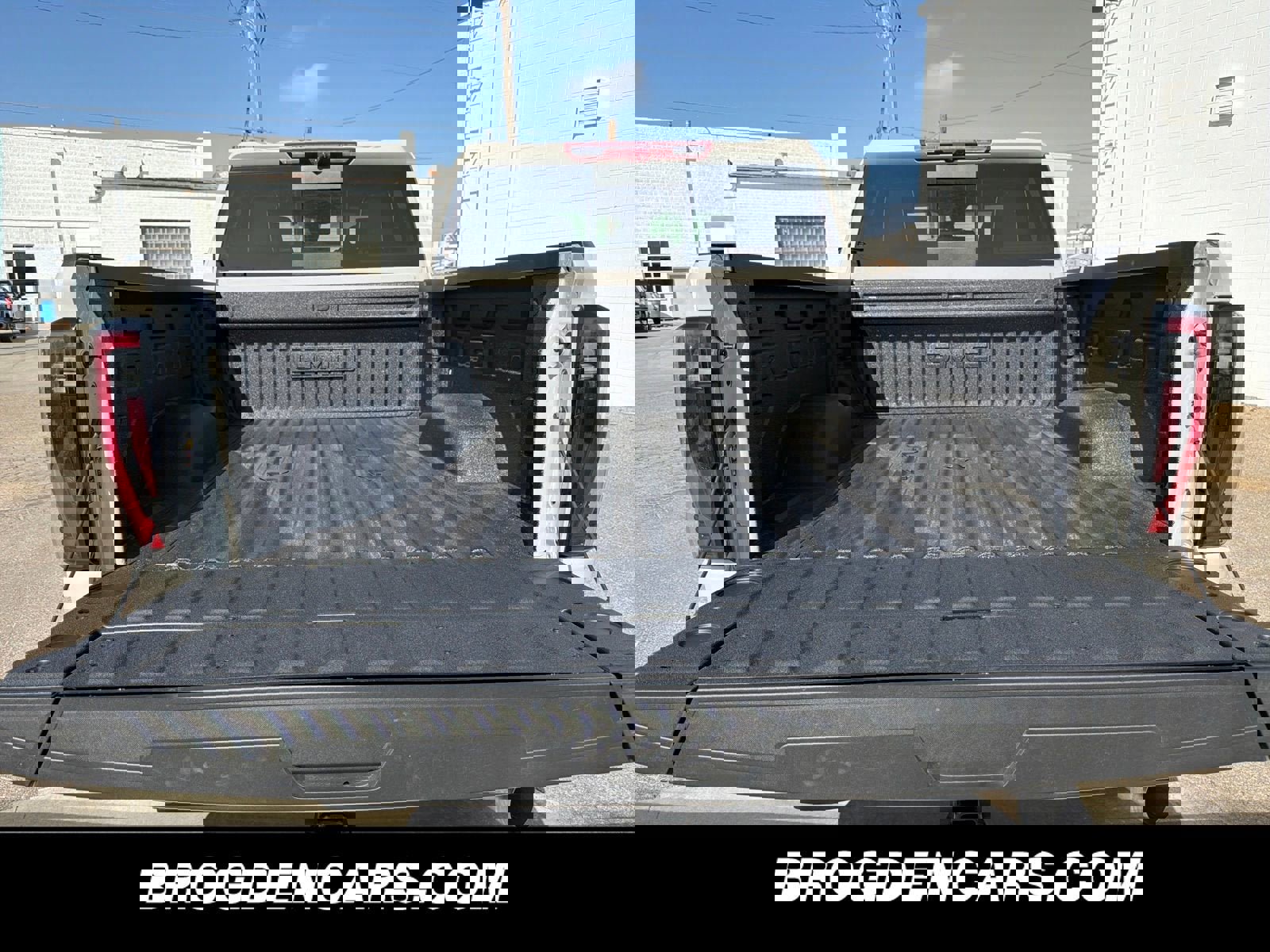 New 2026 GMC Sierra 2500 AT4X w/ LPO, Black Badging Package image 9