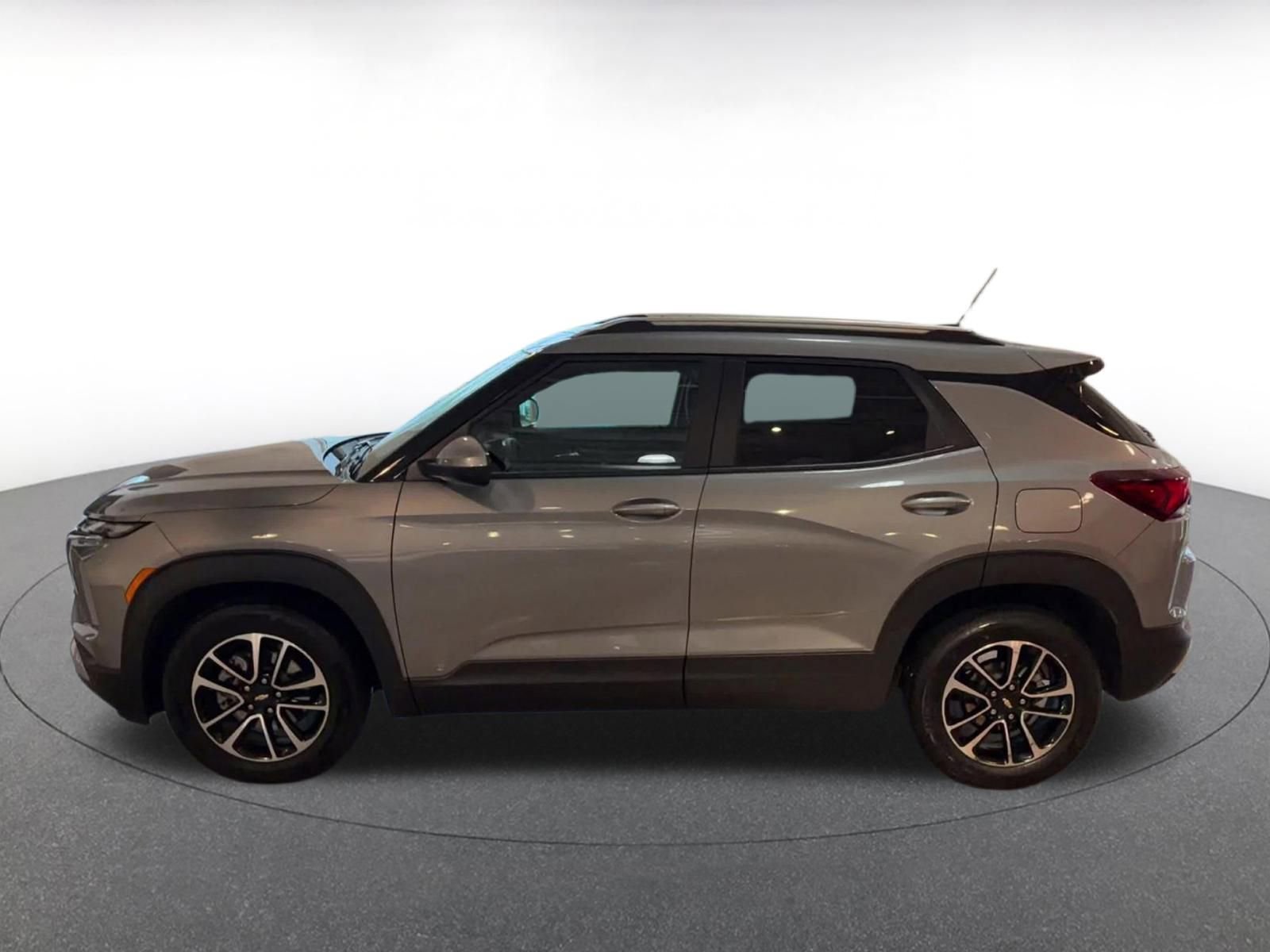 Used 2025 Chevrolet TrailBlazer LT image 9