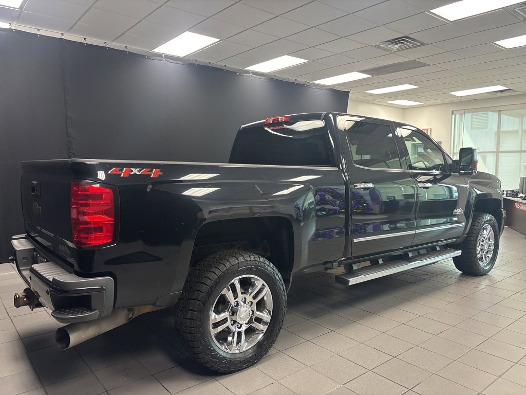 Used 2018 Chevrolet Silverado 2500 High Country w/ Duramax Plus Package image 3