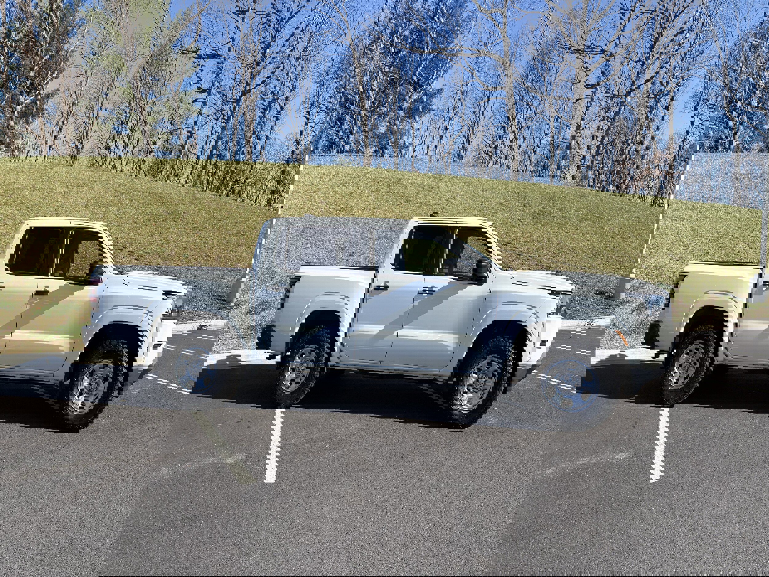 Used 2022 Nissan Frontier S w/ Technology Package image 7