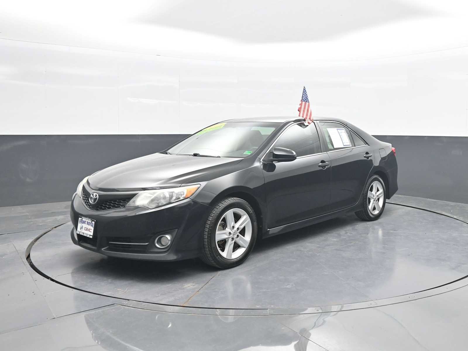 Used 2014 Toyota Camry SE FWD image 4