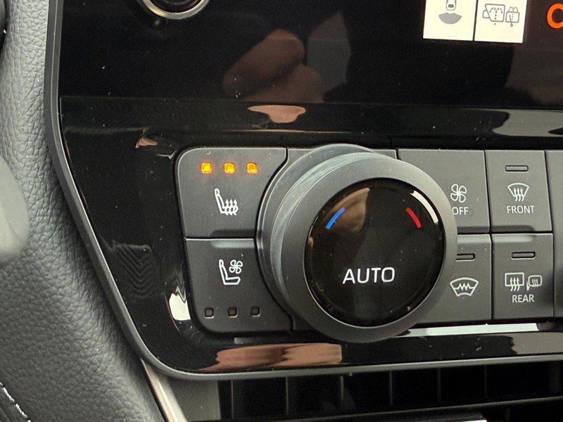 Used 2024 Toyota Grand Highlander AWD image 24