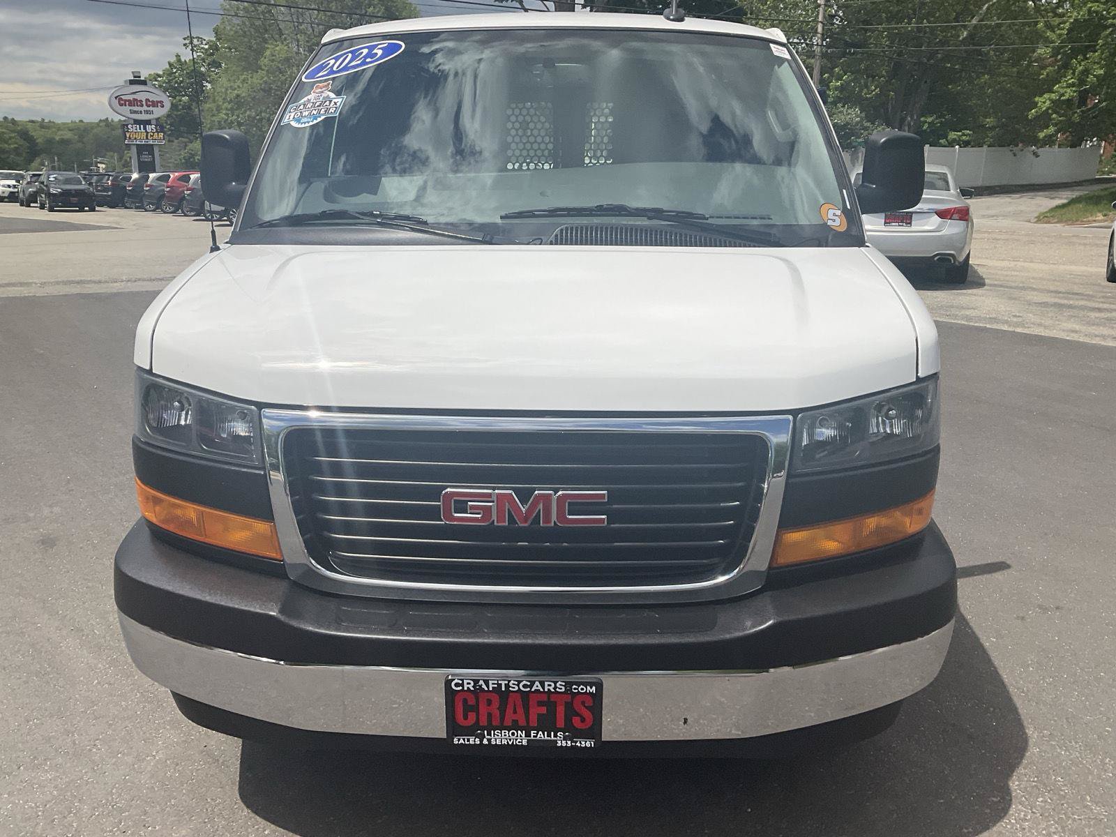 Used 2025 GMC Savana 2500 w/ Driver Convenience Package RWD image 8