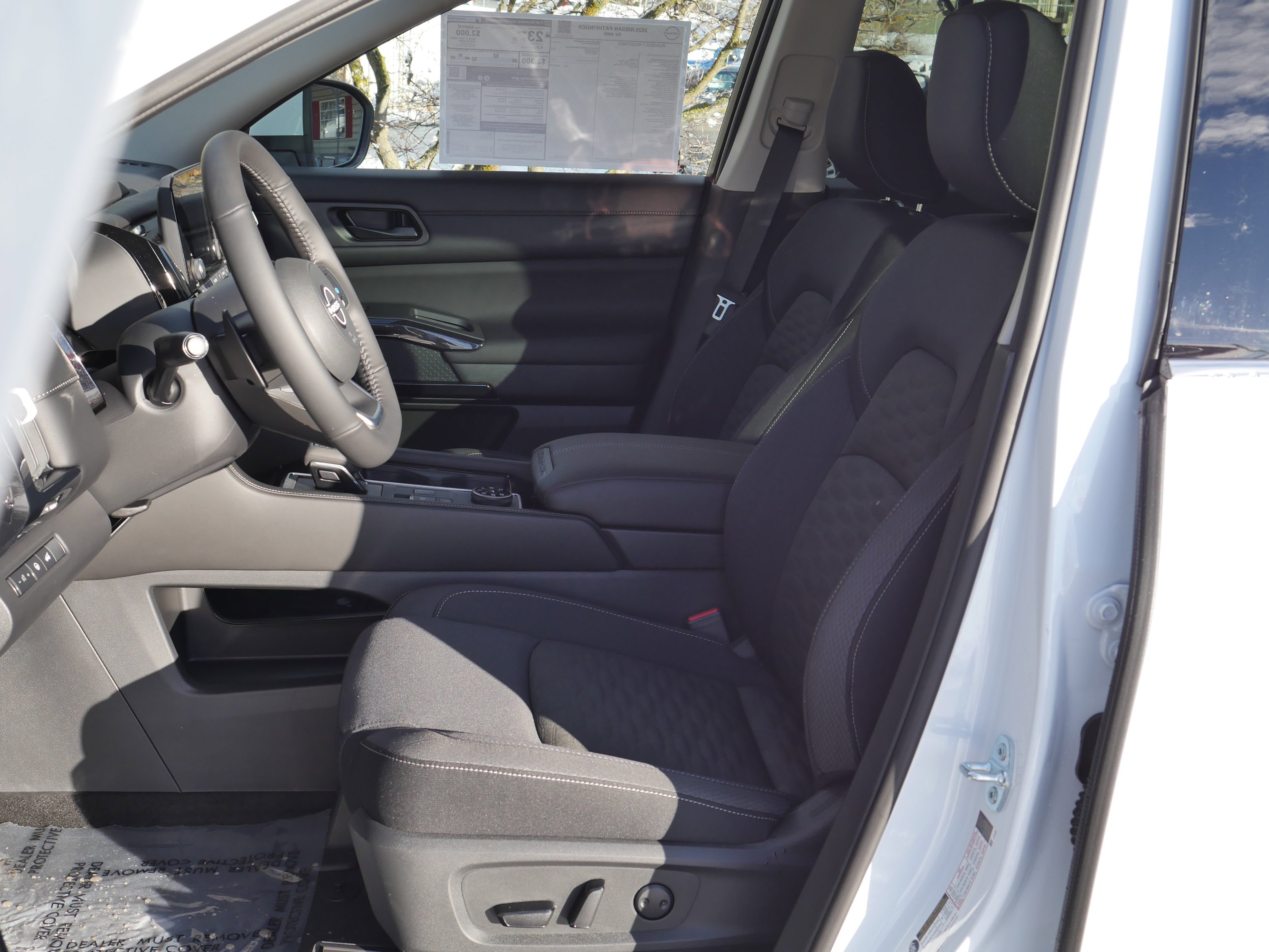 New 2025 Nissan Pathfinder SV image 3